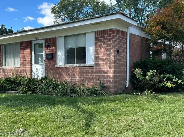 25412 Norfolk St, Dearborn Heights, MI 48125