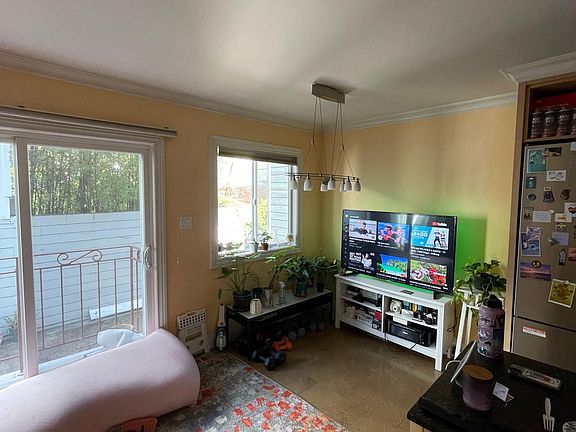 2nd image of 3070 California St
