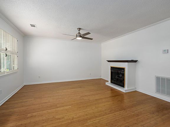 3rd image of 2274 Cheshire Dr