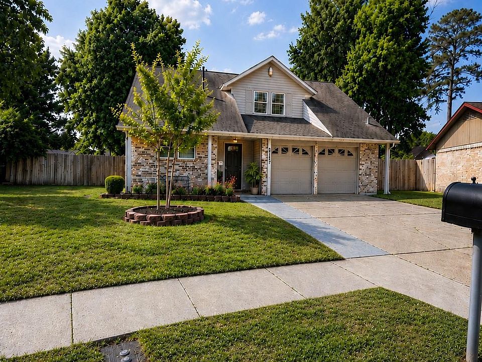 1st image of 23907 Spring Mill Ln