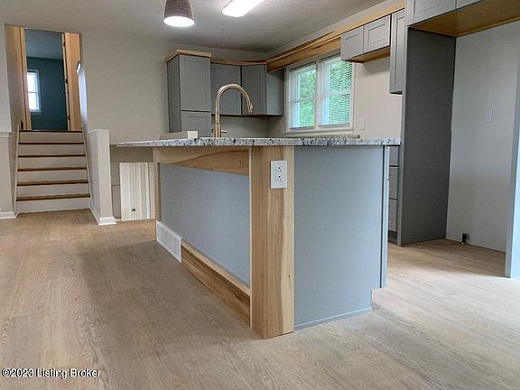 5th image of 8910 Aristides Dr