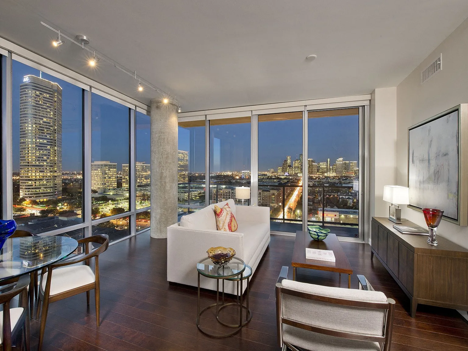 The Sovereign at Regent Square — Photo 1