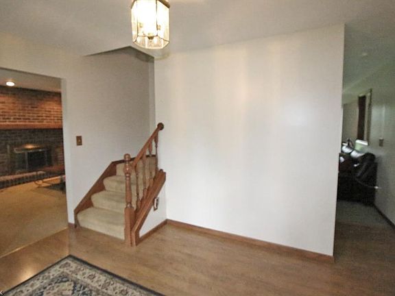 2nd image of 2911 Williamsburg Cir