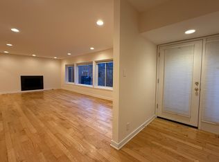 540 W Aldine Ave, Chicago, IL 60657