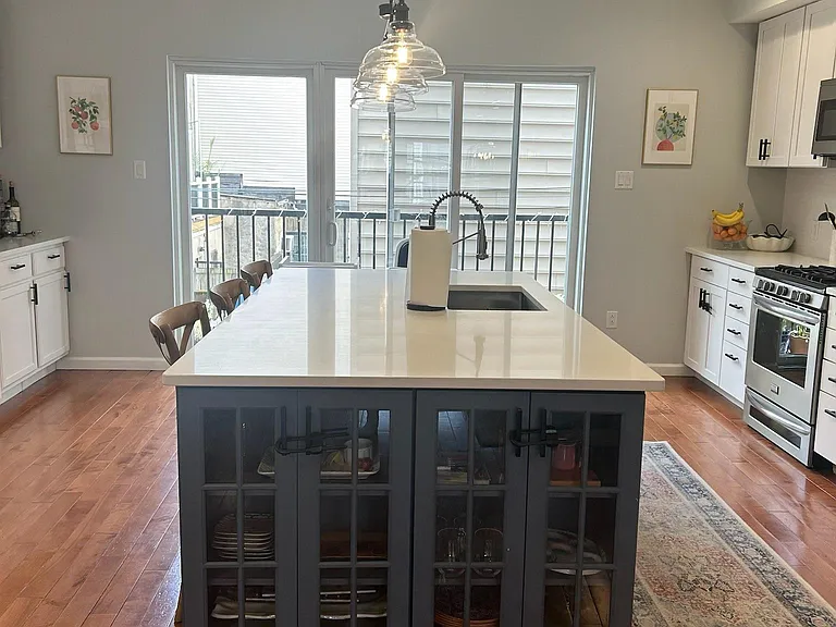522 Carpenter St — Photo 3