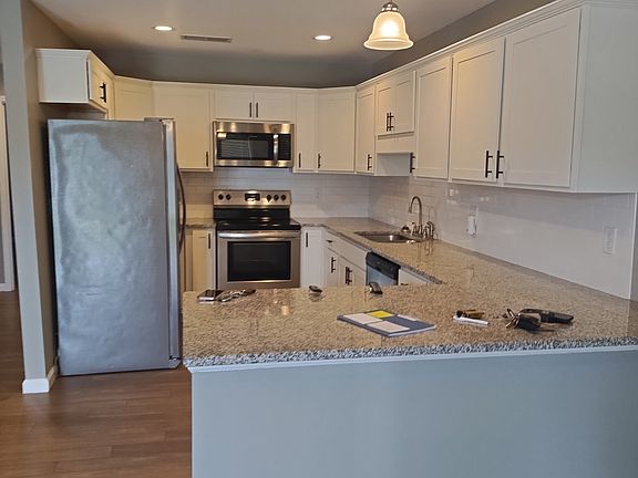 2nd image of 222 Longwood Ln