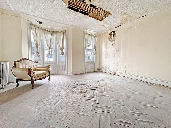 4th image of 900 Sterling Pl