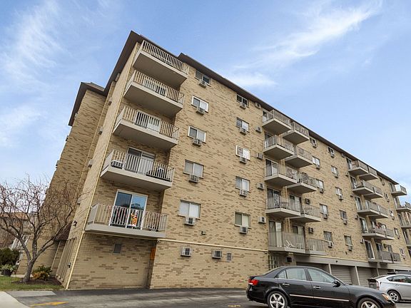 2nd image of 300 Circle Ave APT 1B