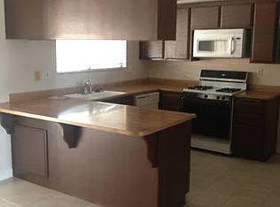 3 bed, 1383 sqft, $2,100 — Photo 4