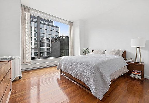 4th image of 505 Greenwich St APT 6C