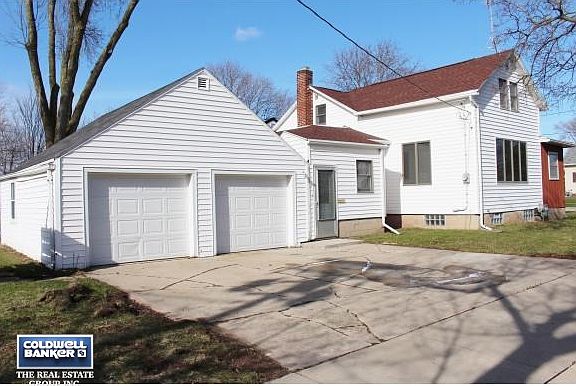 Alternate view of garage