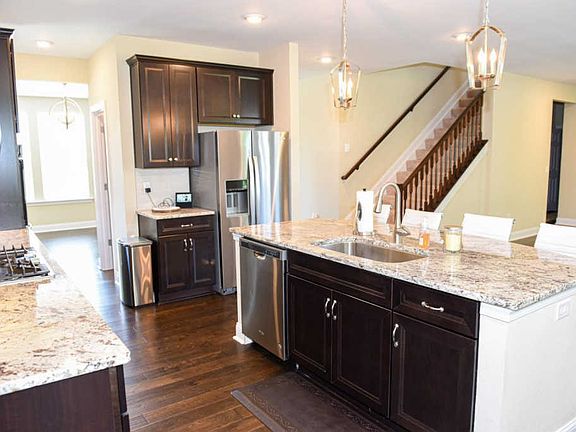 4th image of 9327 Gardenside Ln