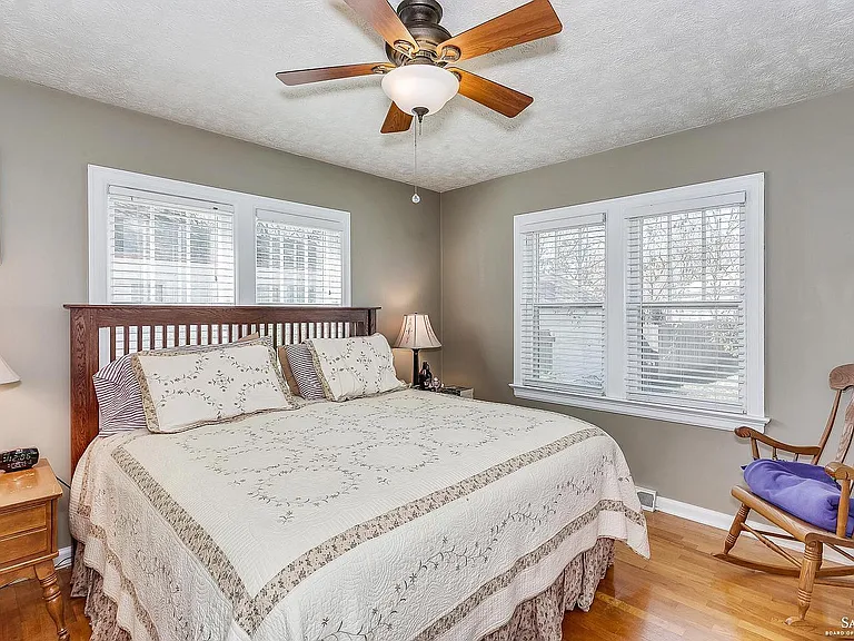 1304 Pershing St — Photo 8