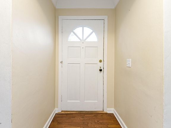 2nd image of 227 Nelson Ave