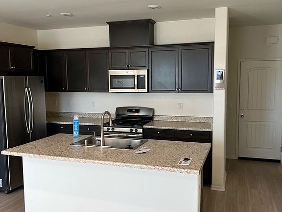 4th image of 30412 Town Square Dr