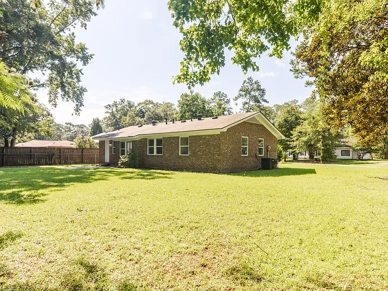 504 Heritage Dr — Photo 28