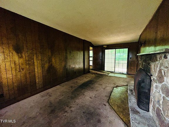 4th image of 1201 Woodside Dr
