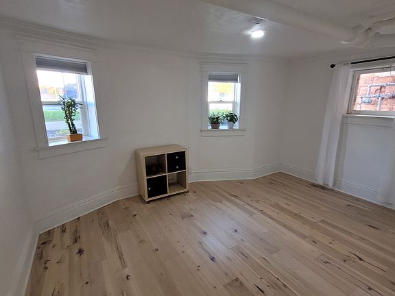 2nd image of 276 E 300 S