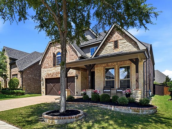 2nd image of 2832 Earl Dr