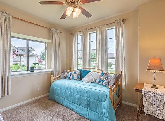 5th image of 200 Cherry Laurel Dr