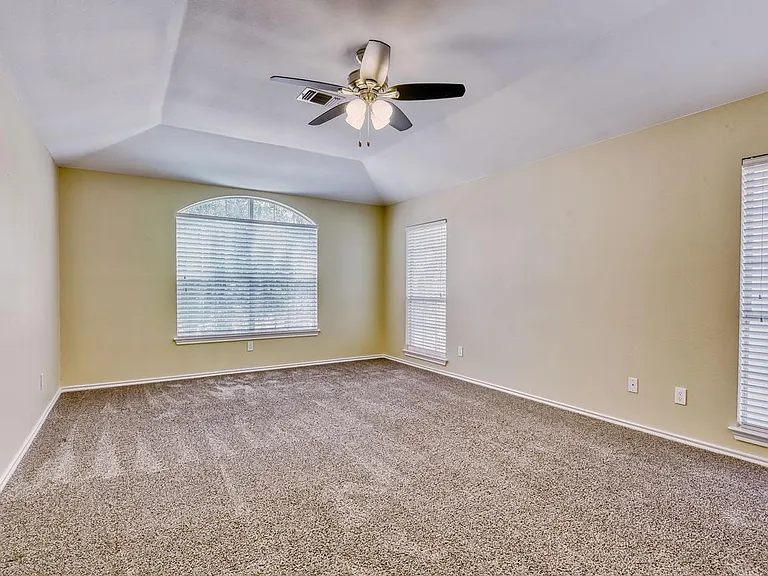 22503 Madison Park — Photo 21