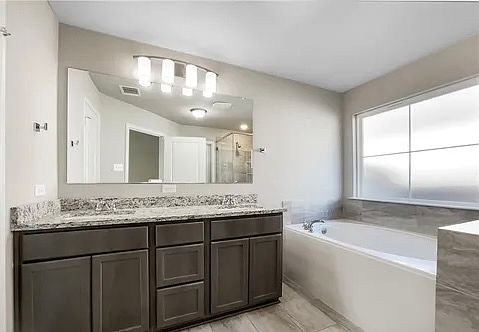 5th image of 803 Hollyhock Dr #1