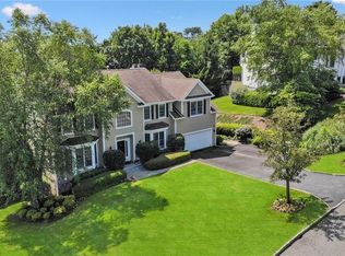 22 Red Roof Dr, Pt Chester, NY 10573