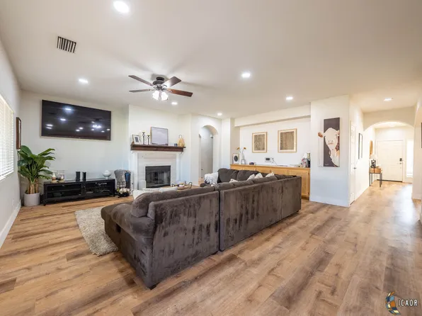 824 Evelyn Ave, Brawley, CA 92227