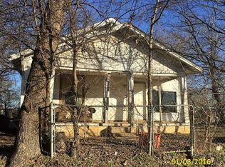 28 N Main St, Mulberry, AR 72947