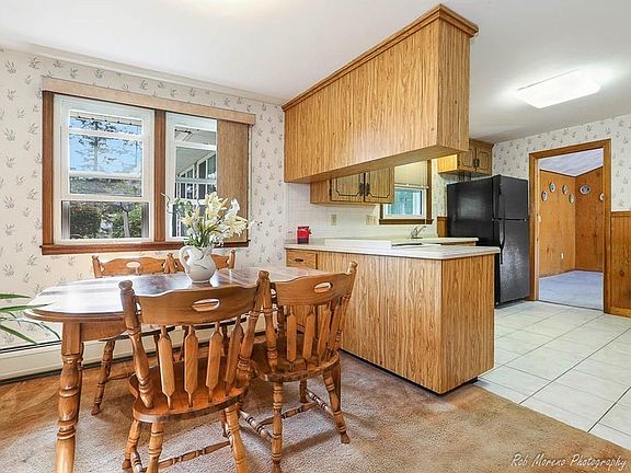 5th image of 10 Manor Dr