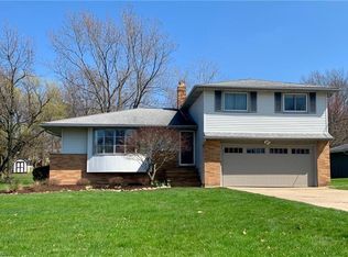 921 Rose Blvd, Highland Heights, OH 44143