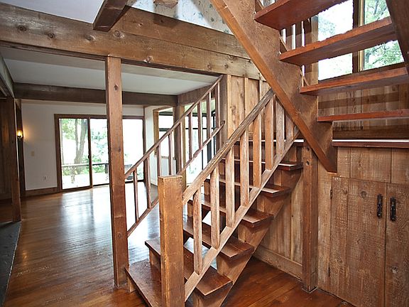 4th image of 3158 Syracuse Road