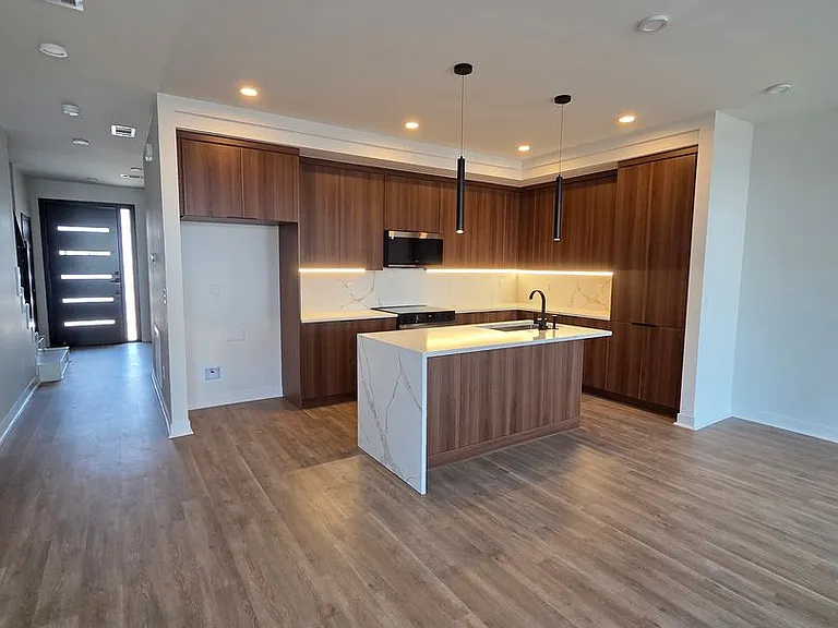 1116 Emilia Ave — Photo 6