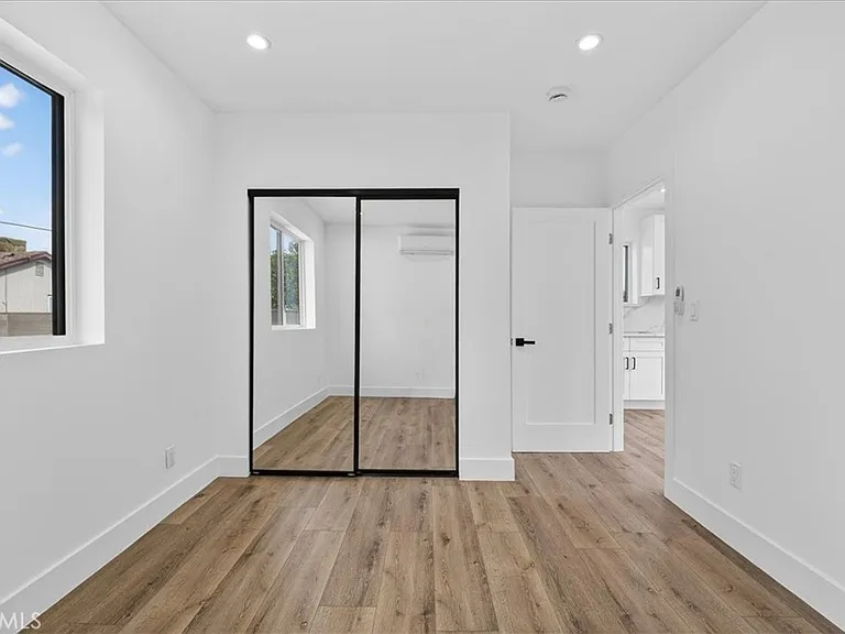 7053 Fallbrook Ave — Photo 13