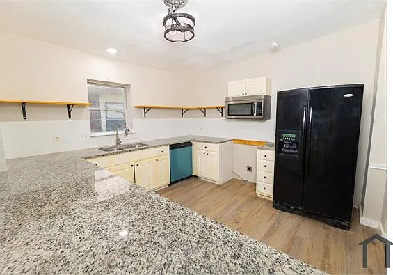 3637 Lamont St #A — Photo 13