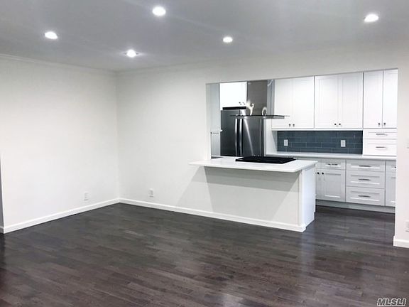 4th image of 5855 246th Cres