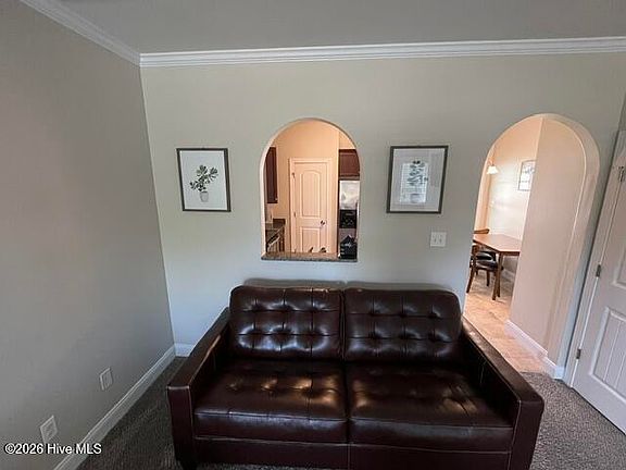 3rd image of 102 Parrot Landing Dr