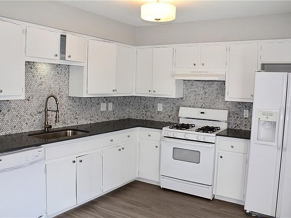 5th image of 10615 Golden Quail Dr #B