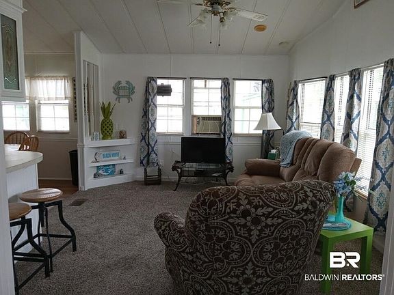 3rd image of 256 Defuniak Cir
