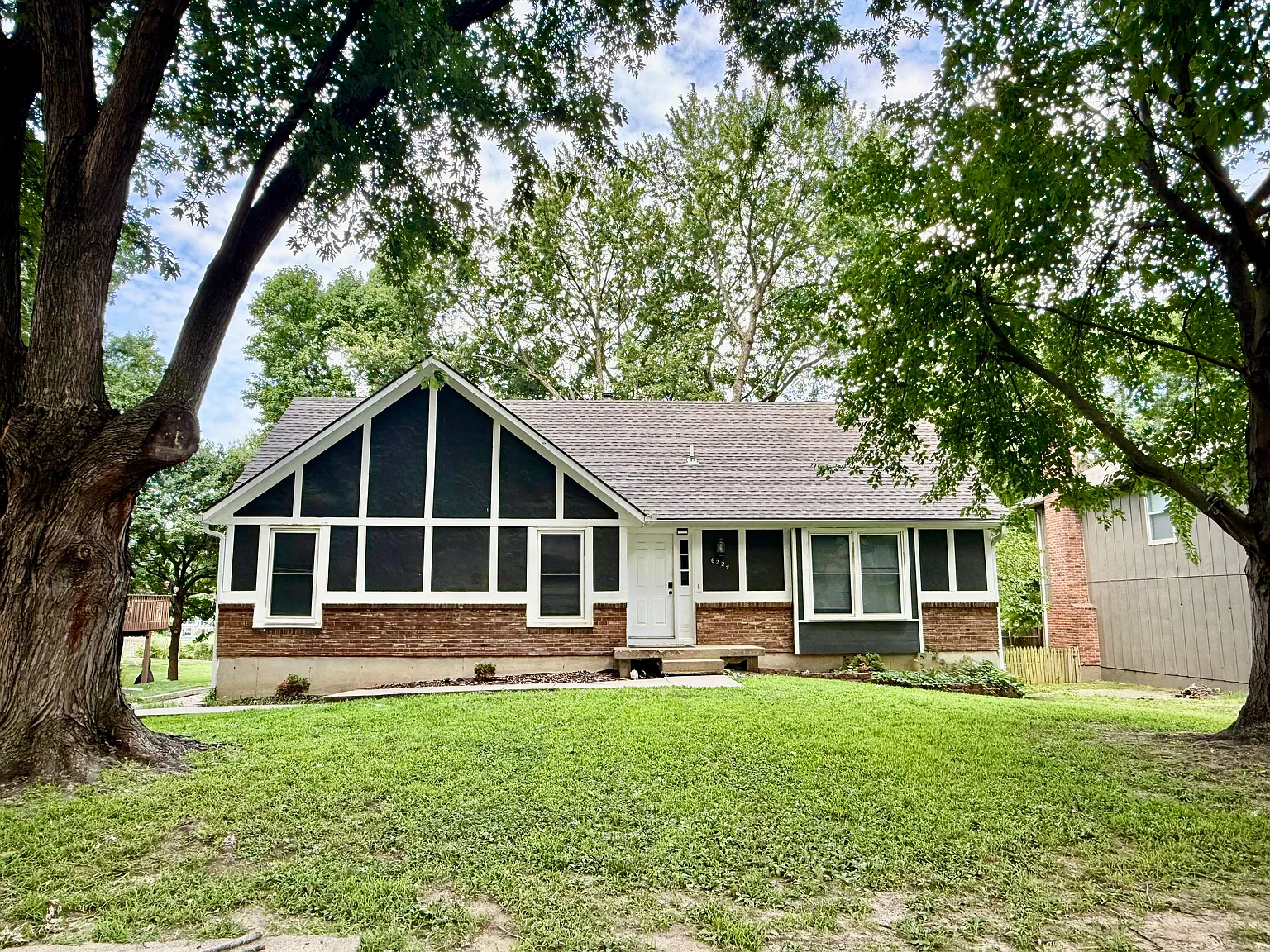 5 bed, 1603 sqft, $2,300 — Photo 1