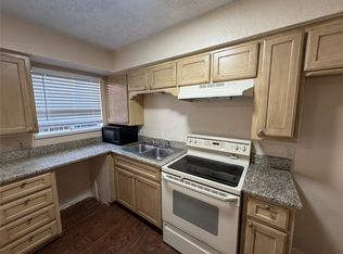 6828 Brentwood Stair Rd, Fort Worth, TX 76112