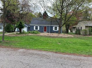 158 Oakland Dr, East Lansing, MI 48823