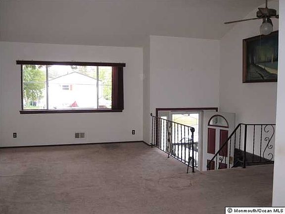 2nd image of 15 Layton Ave