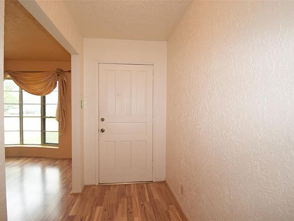 4th image of 5051 Tain Dr