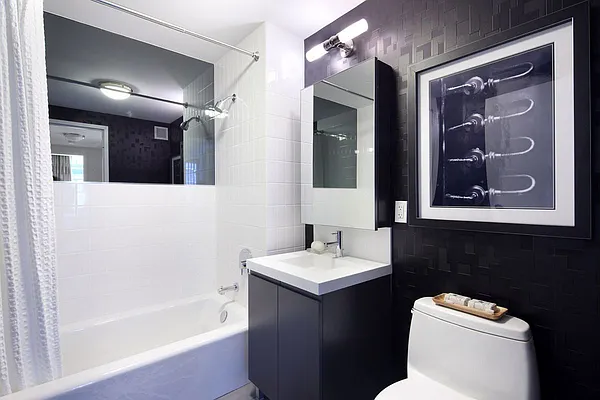 Rented by Aura Management | media 38