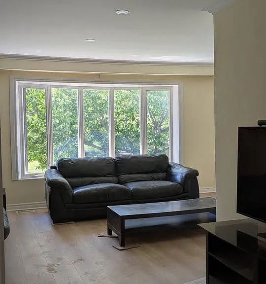 15 Beacham Cres #MAIN — Photo 4