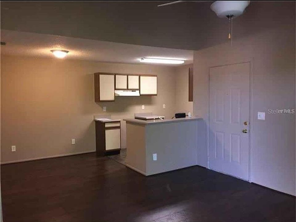2nd image of 2102 Cascades Blvd Unit 305