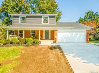 367 Pleasant Ridge Ct, Saline, MI 48176