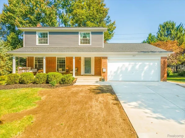367 Pleasant Ridge Ct, Saline, MI 48176