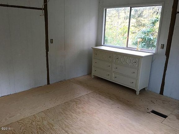 5th image of 923 SE Bay Blvd Unit 44